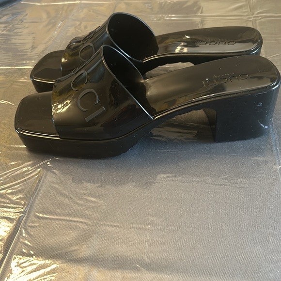 Gucci Rubber Mules in great condition - Picture 7 of 11